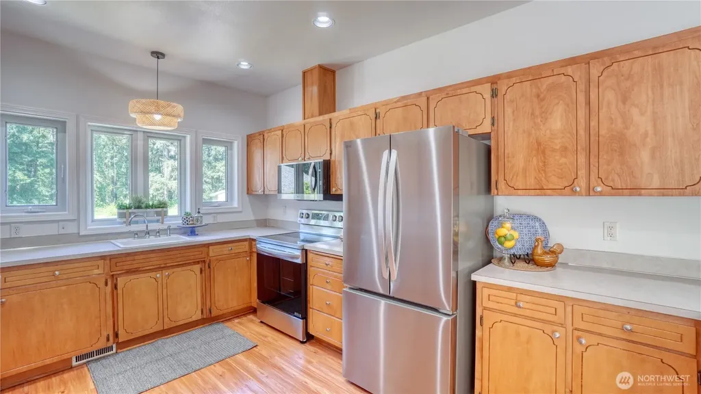 32010 71st Avenue Ct E Eatonville WA 98328