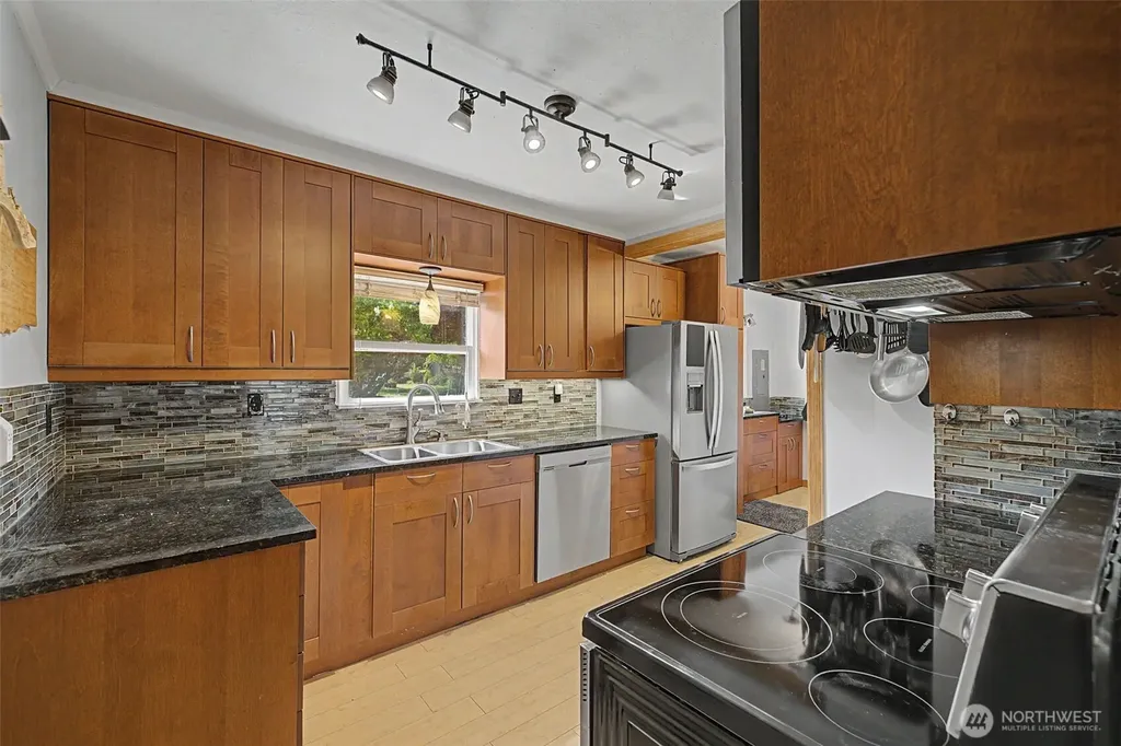 717 E Highland Drive Arlington WA 98223
