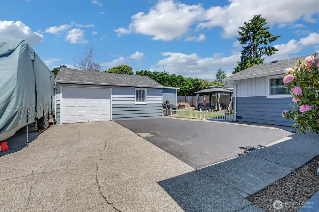 1309 99th Street E Tacoma WA 98445