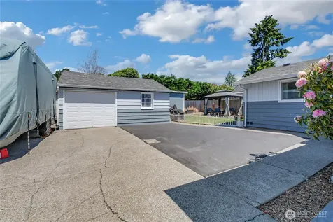 1309 99th Street E Tacoma WA 98445