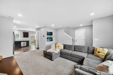 10816 185th Street E Puyallup WA 98374