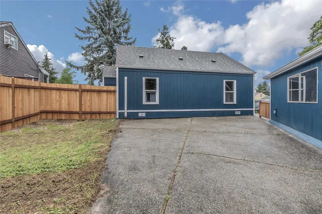 238 North Lane Tacoma WA 98404