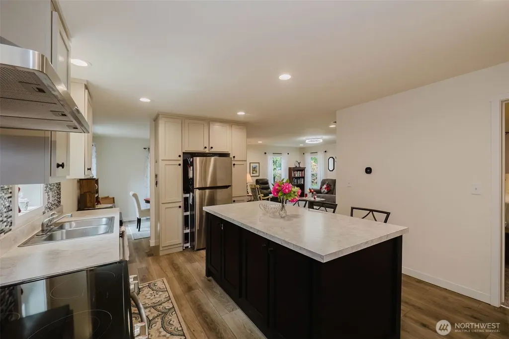 540 E Lakeshore Drive E Shelton WA 98584