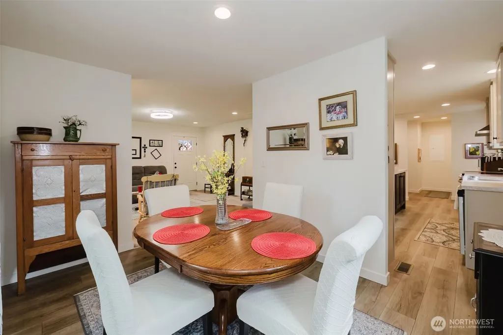 540 E Lakeshore Drive E Shelton WA 98584