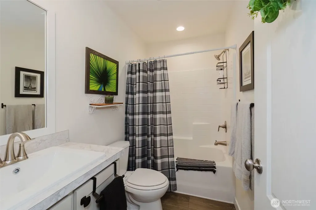 540 E Lakeshore Drive E Shelton WA 98584