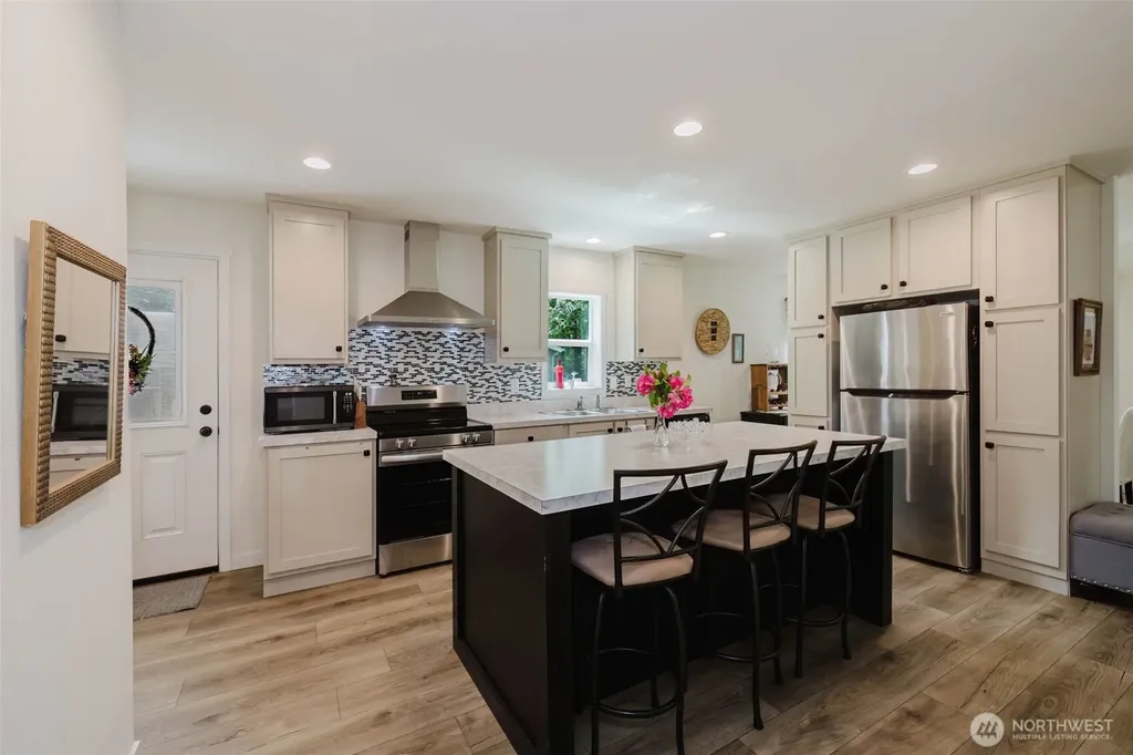 540 E Lakeshore Drive E Shelton WA 98584