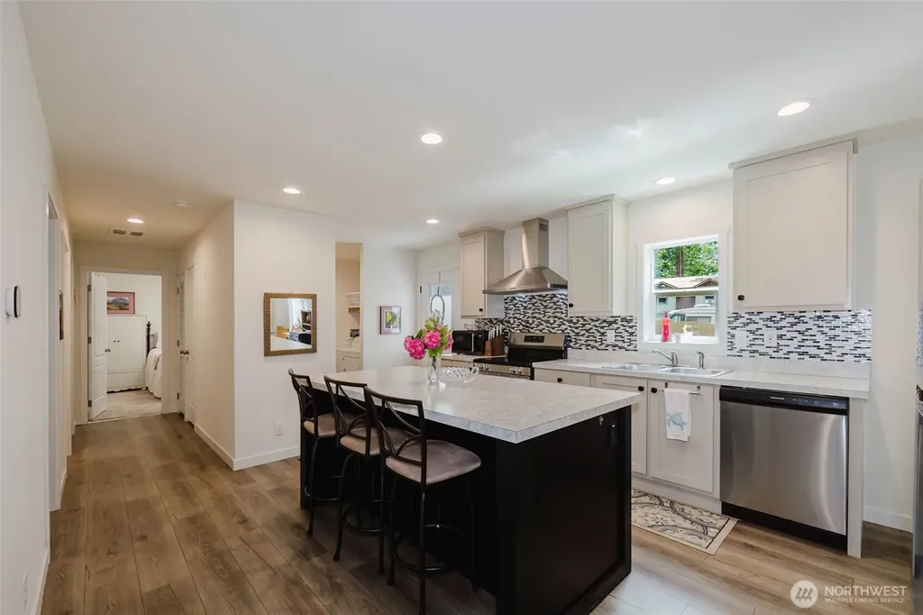 540 E Lakeshore Drive E Shelton WA 98584