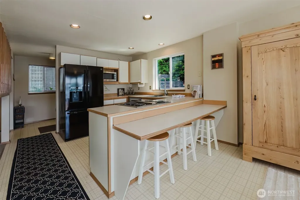 18631 E State Route 106 Belfair WA 98528