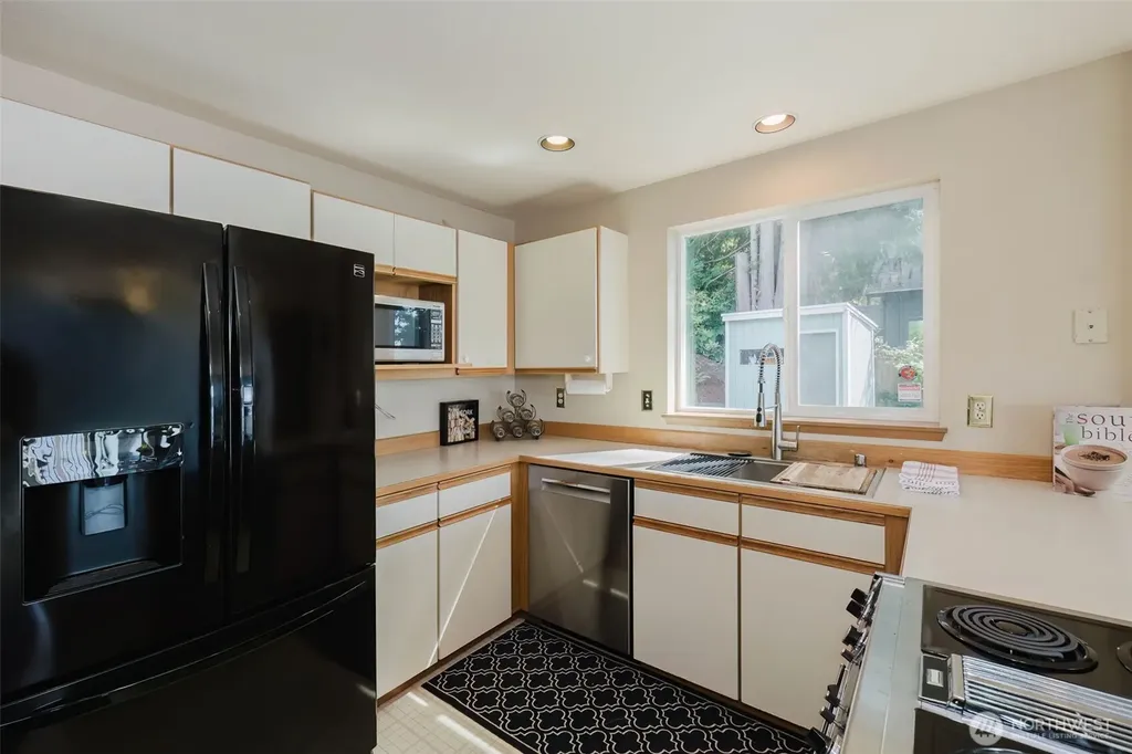 18631 E State Route 106 Belfair WA 98528