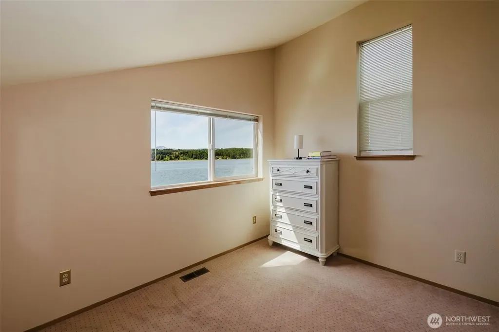 18631 E State Route 106 Belfair WA 98528