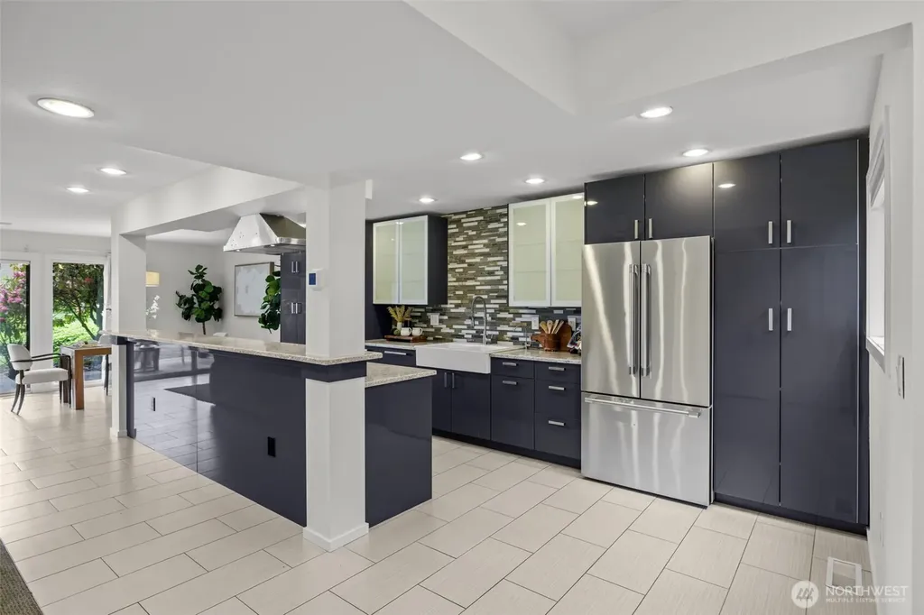 17498 NE 40th Place Redmond WA 98052
