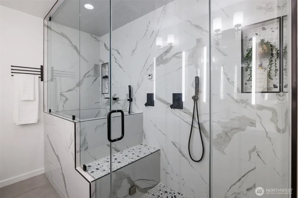 17498 NE 40th Place Redmond WA 98052