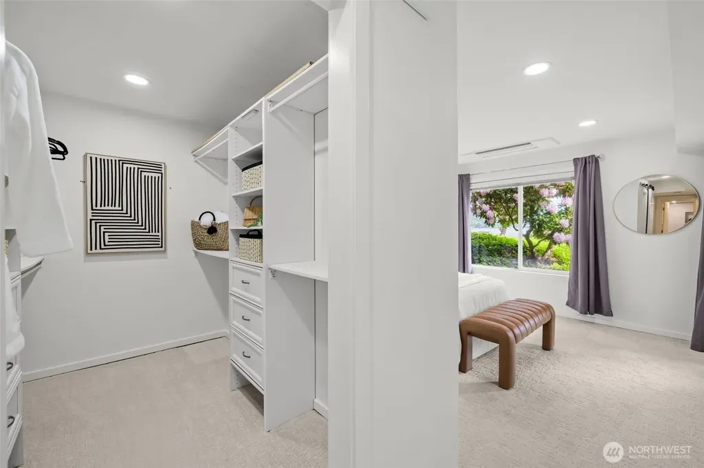 17498 NE 40th Place Redmond WA 98052