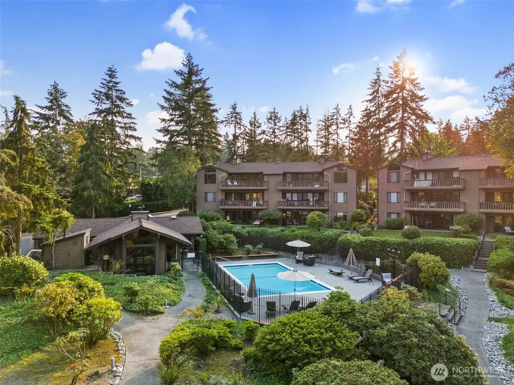 17498 NE 40th Place Redmond WA 98052