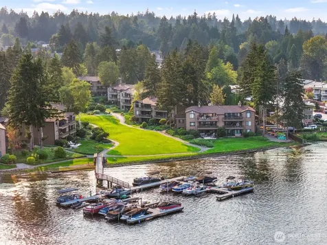 17498 NE 40th Place Redmond WA 98052