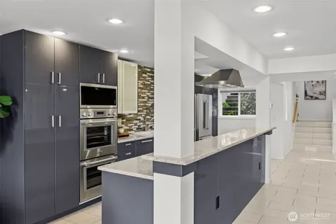 17498 NE 40th Place Redmond WA 98052
