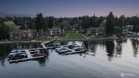 17498 NE 40th Place Redmond WA 98052