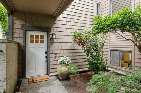 17498 NE 40th Place Redmond WA 98052