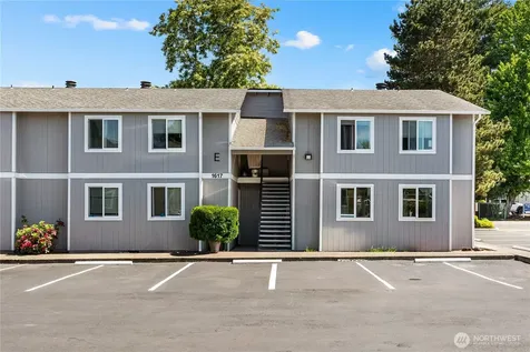 1617 Maple Lane Kent WA 98030