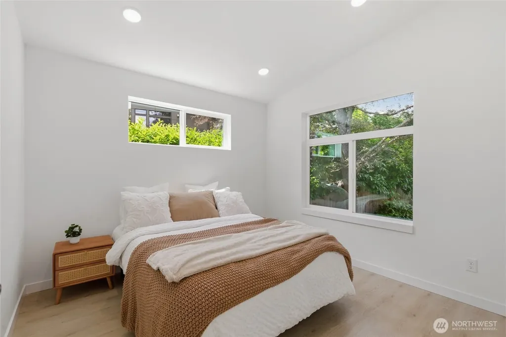 5716 NE 65th Street Seattle WA 98115