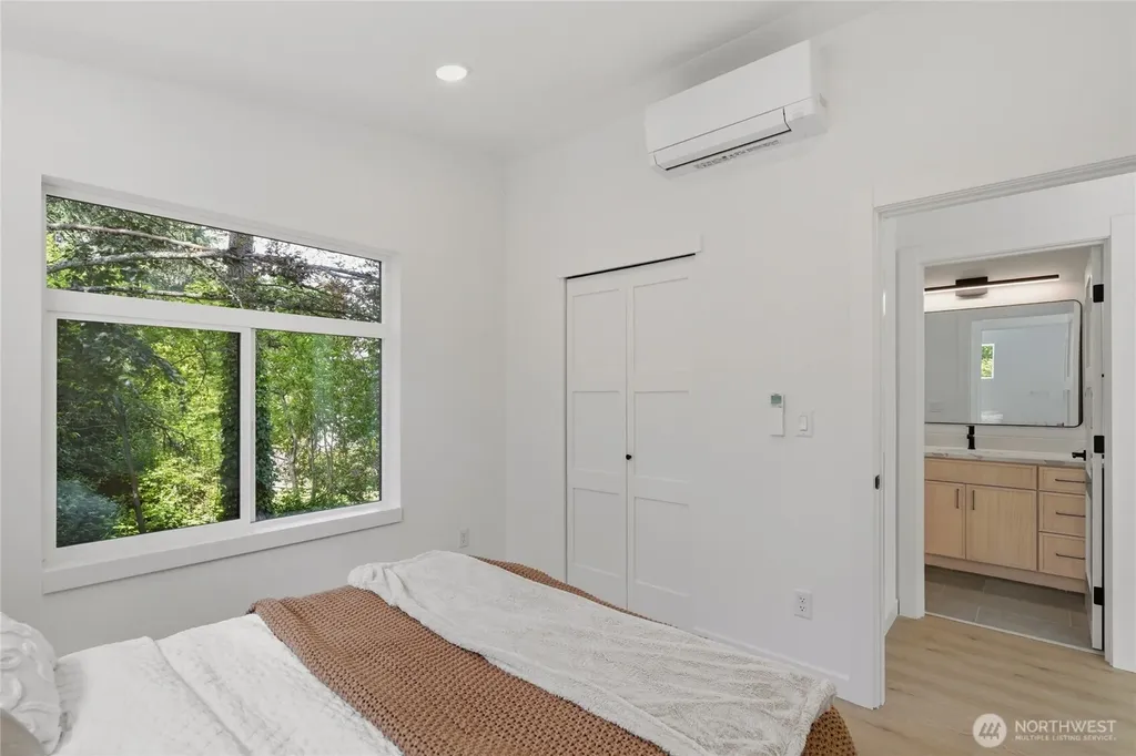 5716 NE 65th Street Seattle WA 98115
