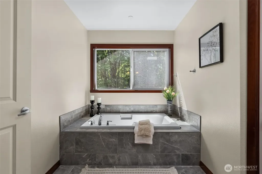 6524 Woodhill Drive NW Gig Harbor WA 98332