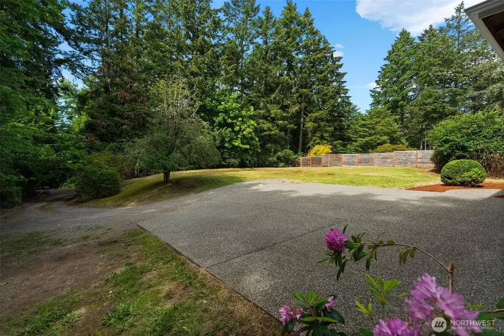 6524 Woodhill Drive NW Gig Harbor WA 98332