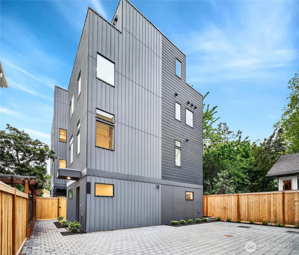 4529 Corliss Avenue N Seattle WA 98103