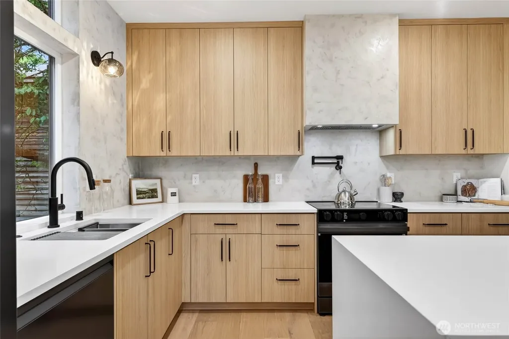 4529 Corliss Avenue N Seattle WA 98103