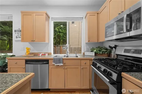 22526 SE 12th Place Sammamish WA 98075
