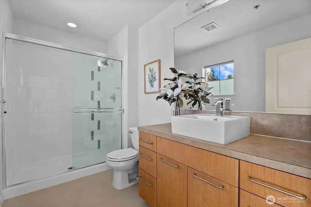 1867 NE Kenyon Court Issaquah WA 98029