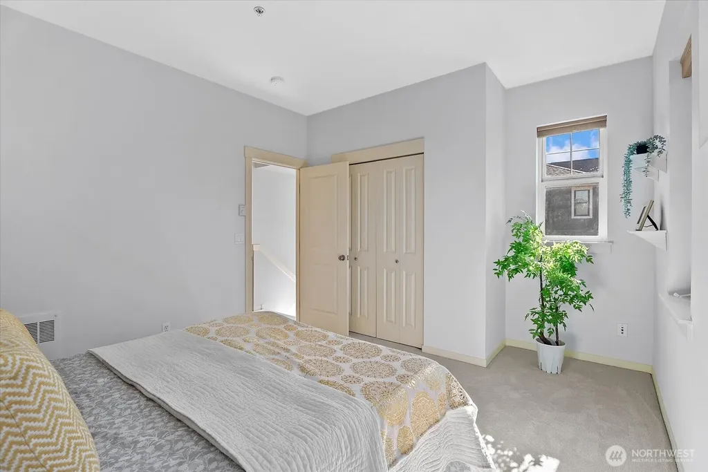 1867 NE Kenyon Court Issaquah WA 98029