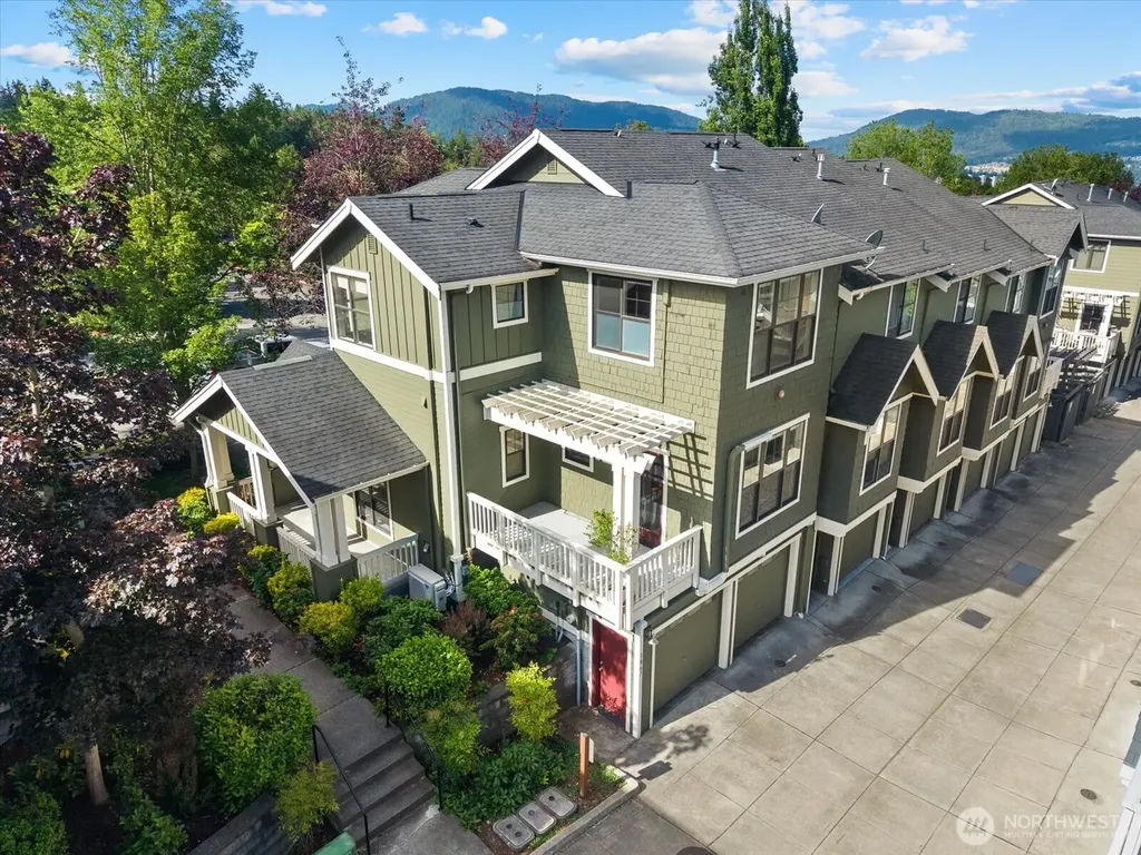 1867 NE Kenyon Court Issaquah WA 98029