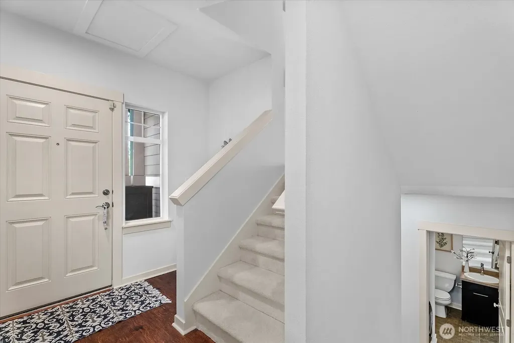 1867 NE Kenyon Court Issaquah WA 98029