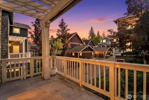 1867 NE Kenyon Court Issaquah WA 98029
