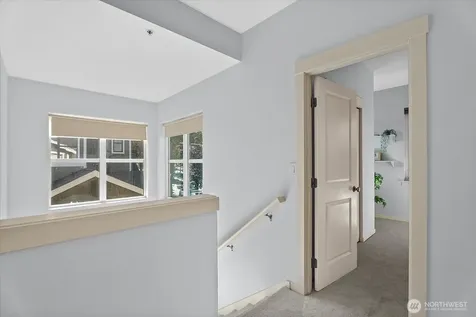 1867 NE Kenyon Court Issaquah WA 98029