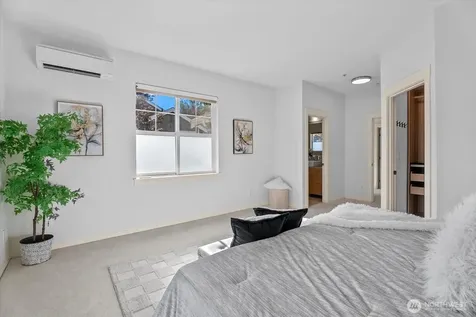 1867 NE Kenyon Court Issaquah WA 98029