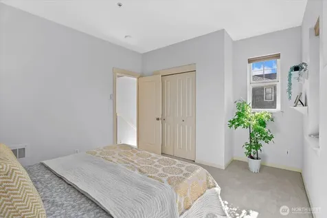 1867 NE Kenyon Court Issaquah WA 98029