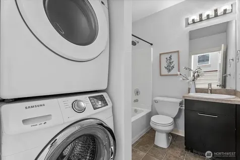 1867 NE Kenyon Court Issaquah WA 98029