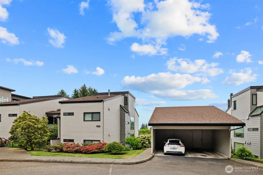 11226 NE 68th Street Kirkland WA 98033