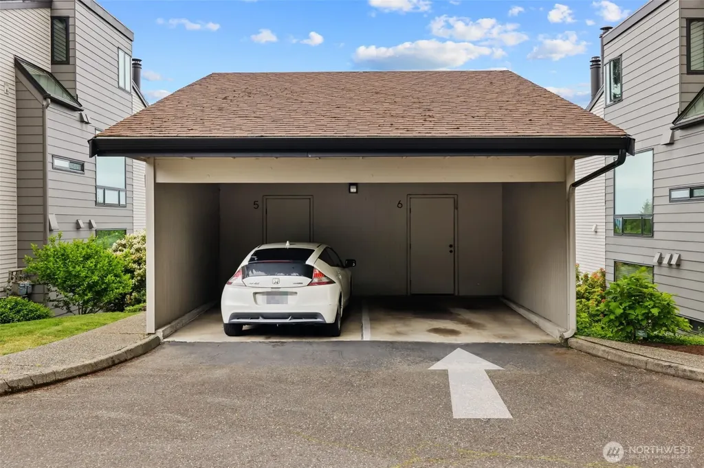11226 NE 68th Street Kirkland WA 98033