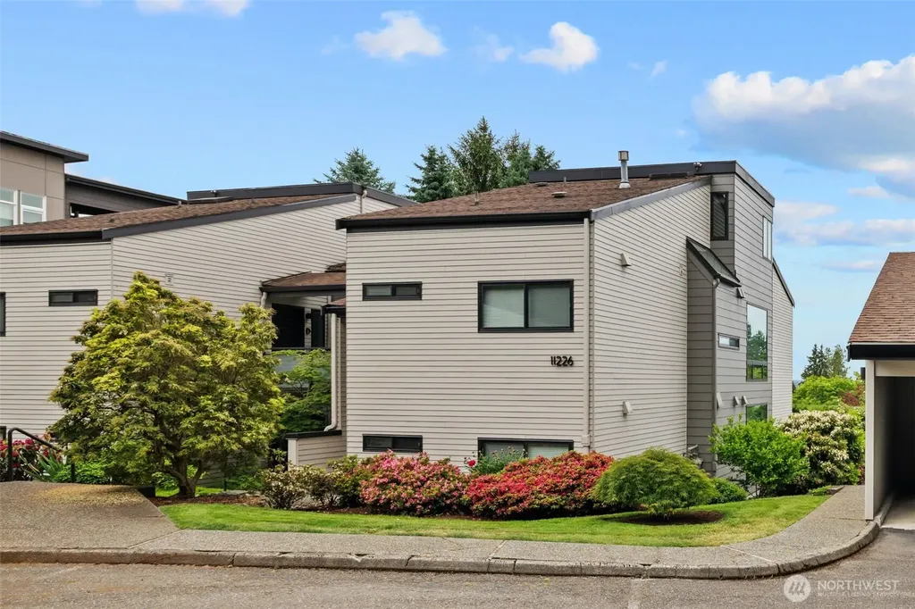 11226 NE 68th Street Kirkland WA 98033