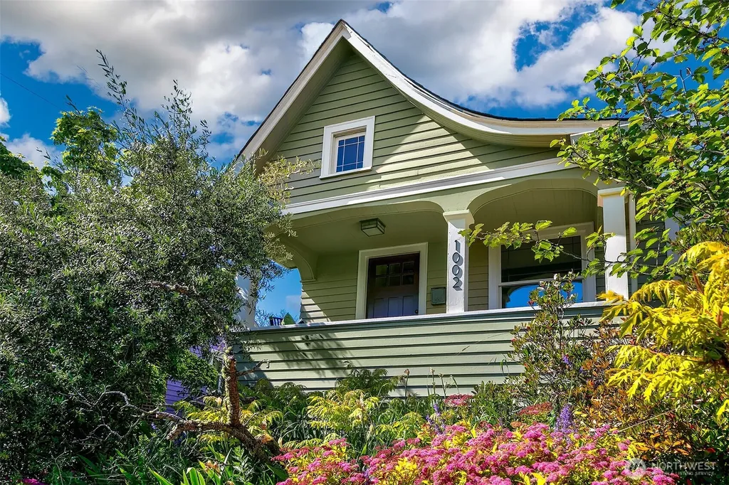1002 NW 70th Street Seattle WA 98117