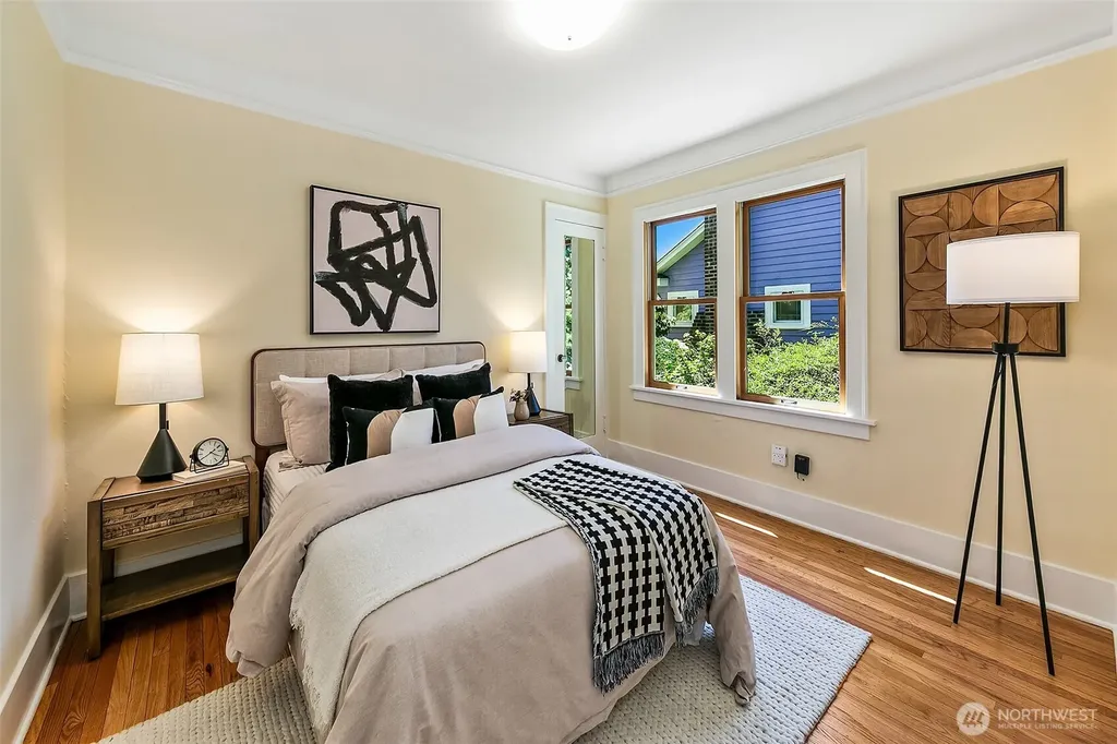 1002 NW 70th Street Seattle WA 98117