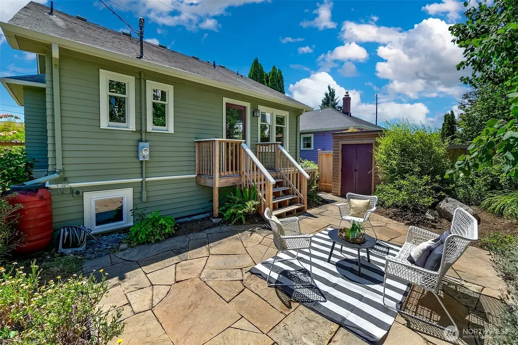 1002 NW 70th Street Seattle WA 98117