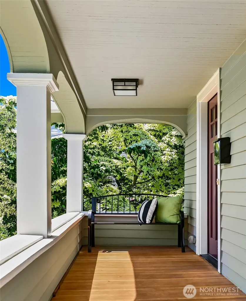 1002 NW 70th Street Seattle WA 98117