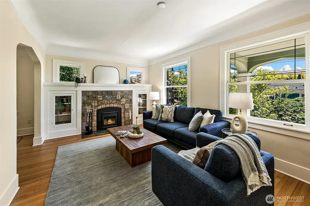 1002 NW 70th Street Seattle WA 98117