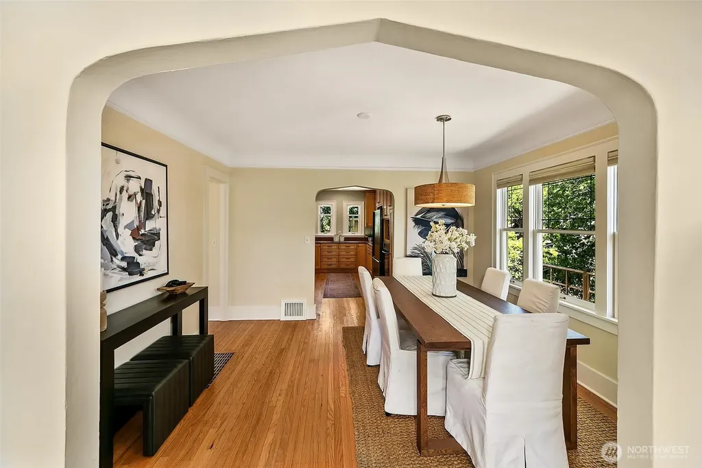 1002 NW 70th Street Seattle WA 98117