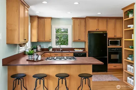 1002 NW 70th Street Seattle WA 98117