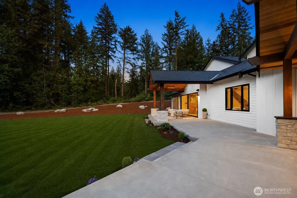 26328 SE 152nd Street Issaquah WA 98027
